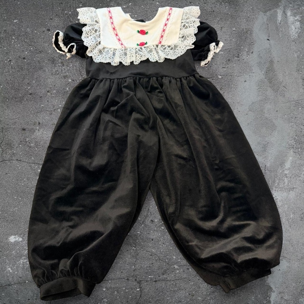 Vintage Girls Velvet Jumpsuit Size 4 Lace Collar Romper 90s Toddler Outfit USA